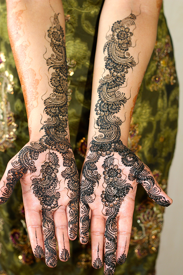 Henna service